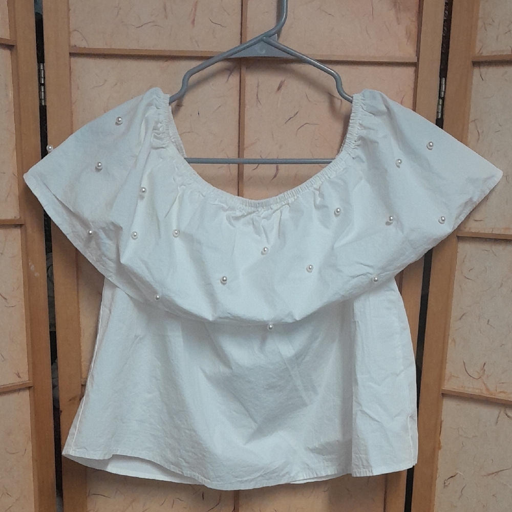 After Market White Off-Shoulder Top with pearls Size S